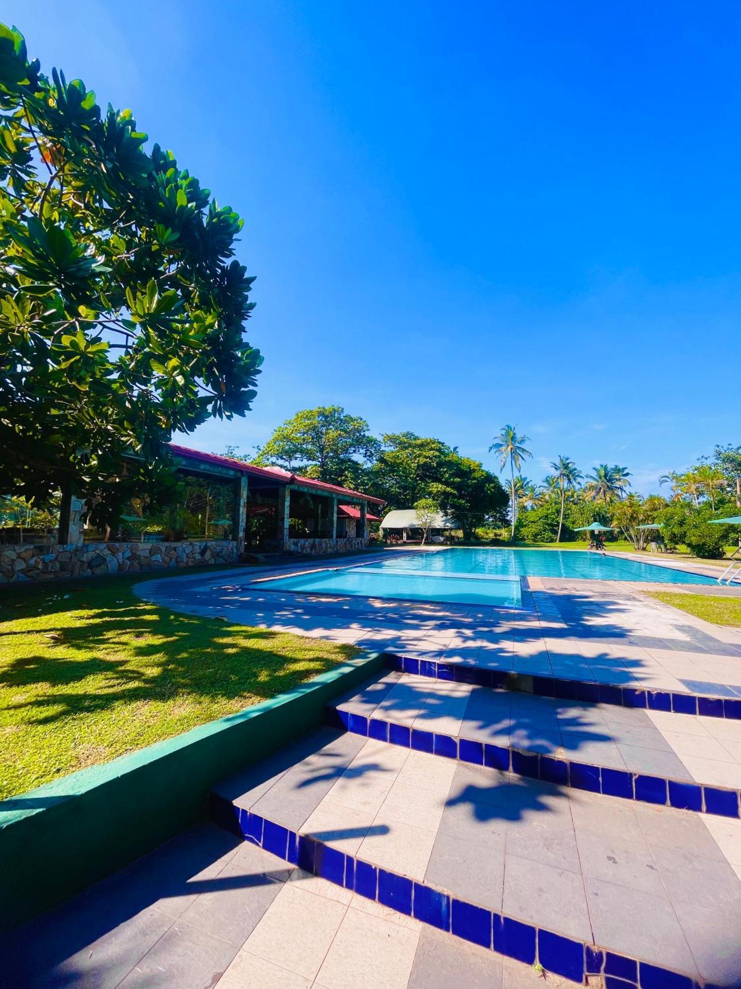 River View Banquet & Resort 와두와 외부 사진