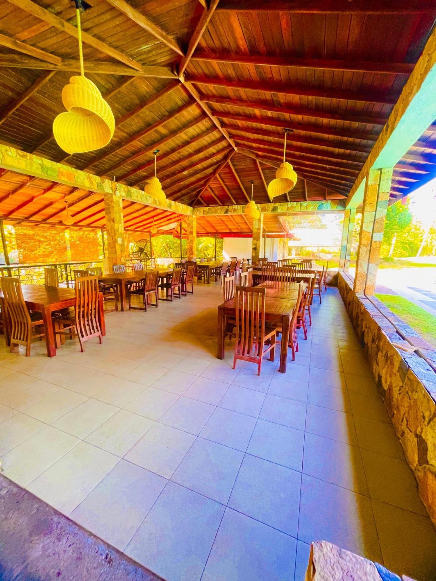 River View Banquet & Resort 와두와 외부 사진